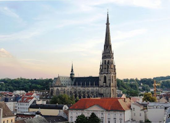 austria/linz/urfahr/landmark/linzer-mariendom