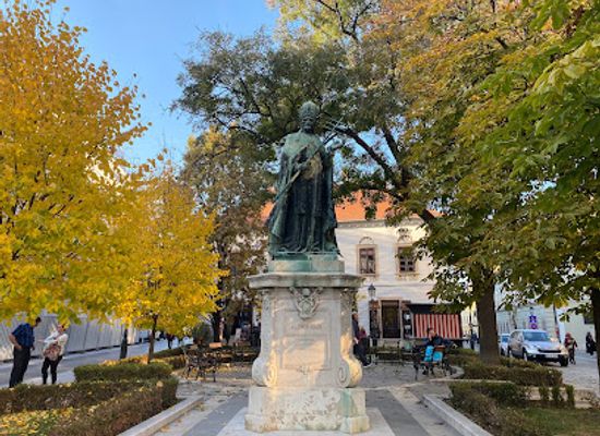 hungary/budapest/castle-district/landmark/statue-of-pope-innocent-xi