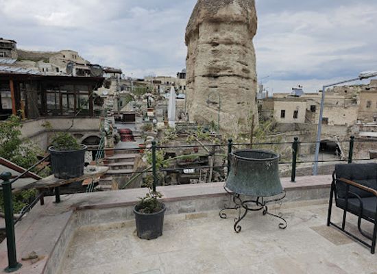 turkiye/goreme/landmark/omurca-art-cave