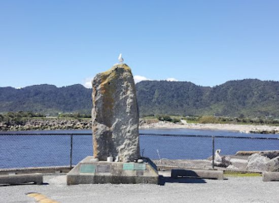 new-zealand/greymouth/landmark/southern-breakwater-viewing-platform