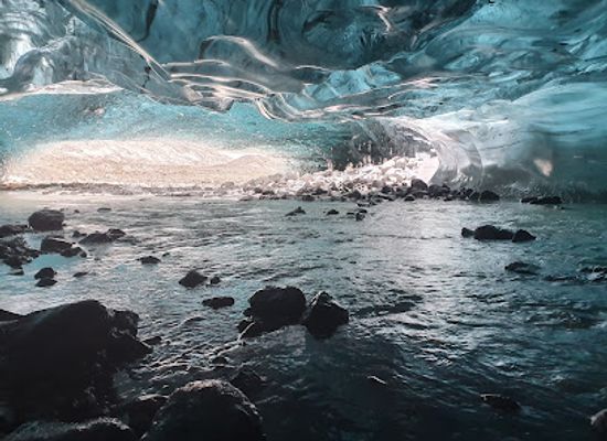 iceland/highlands/landmark/ice-cave-in-iceland