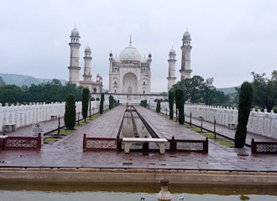 india/west-india/landmark/aurangabad-caves