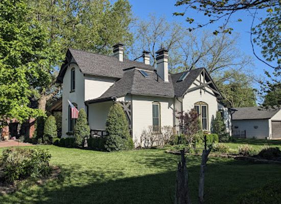 arkansas/bentonville/landmark/the-henry-house