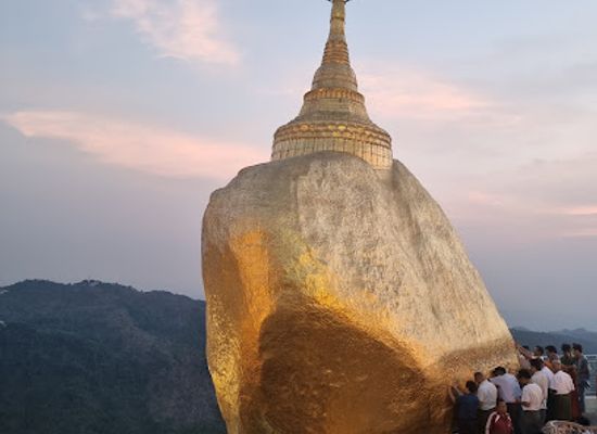 myanmar-burma/golden-rock/landmark/kyaik-htee-yoe-pagoda