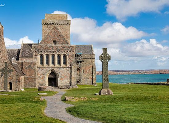 united-kingdom/argyllshire/landmark/iona-abbey-and-nunnery