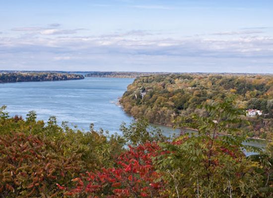 canada/niagara-falls/landmark/queenston-heights-redan
