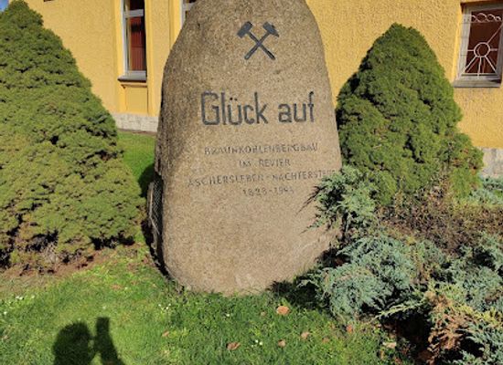 germany/anhalt/landmark/gedenkstein-des-braunkohle-abbau