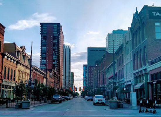 colorado/south-central-colorado/landmark/larimer-square