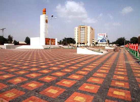 burkina-faso/centre-north/landmark/place-de-la-revolution