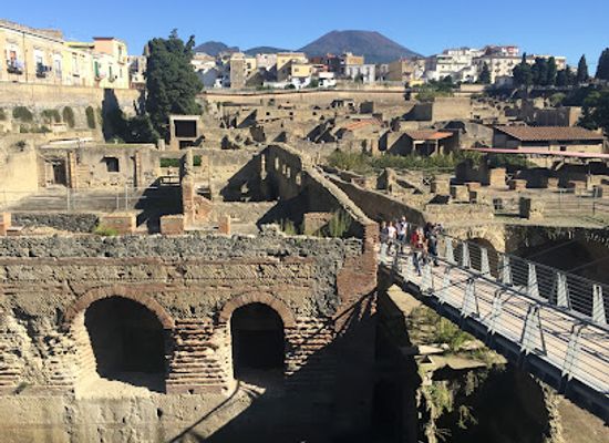 italy/herculaneum/landmark/house-of-the-deer