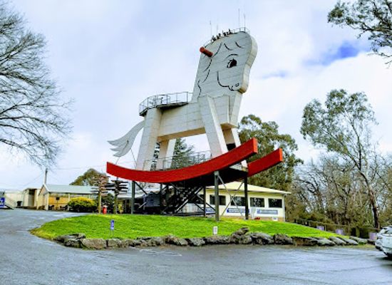 australia/south-australia/landmark/big-rocking-horse