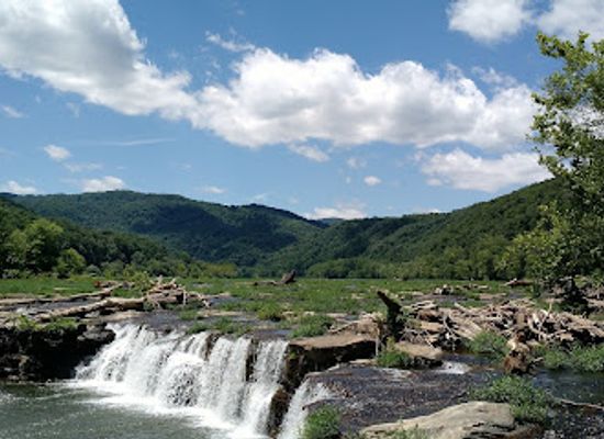 west-virginia/new-river-gorge-national-park-and-preserve/landmark/new-river-gorge-national-park-sandstone-falls-recreation-area
