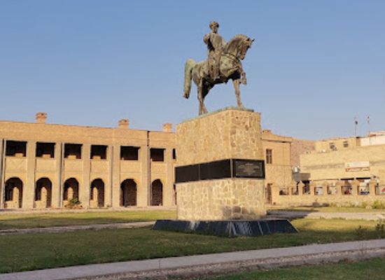 iraq/sulaymaniyah-governorate/landmark/statue-of-awla-sis