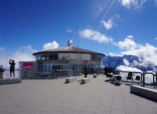 switzerland/murren/landmark/spy-world-schilthorn-piz-gloria
