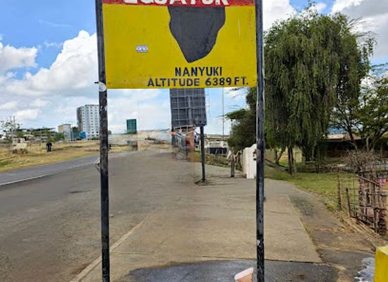 kenya/lake-victoria-basin/landmark/equator-marker