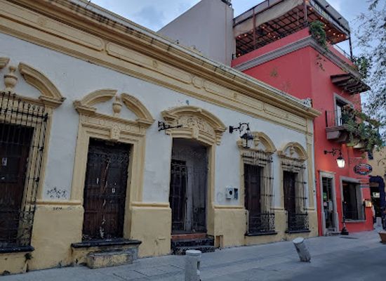 mexico/monterrey/barrio-antiguo/landmark/rockafella