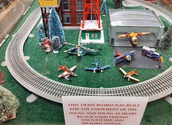 kansas/hutchinson/landmark/toy-depot