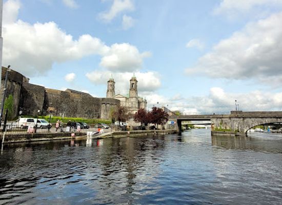 ireland/athlone/landmark/sean-s-bar