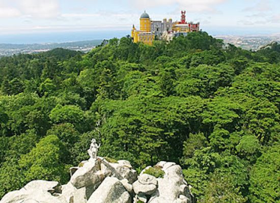 portugal/sintra/landmark/the-warrior-statue