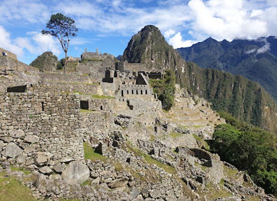 peru/machu-picchu/aguas-calientes/landmark/plaza-pueblo-machu-picchu
