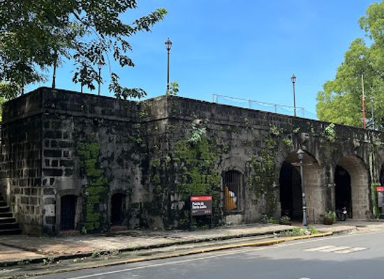 philippines/national-capital-region-ncr/landmark/puerta-de-santa-lucia