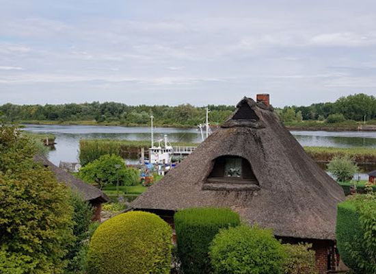 germany/lubeck/landmark/old-port-gothmund