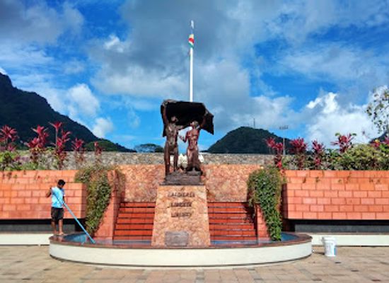 seychelles/beau-vallon/landmark/liberty-monument