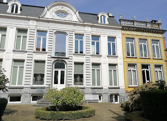 belgium/land-of-waas/landmark/house-of-giants