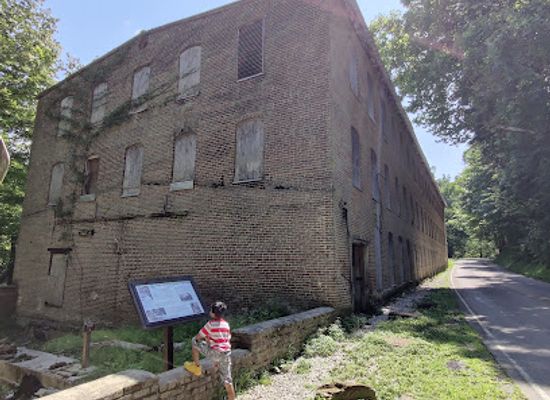 tennessee/highland-rim/landmark/great-falls-cotton-mill