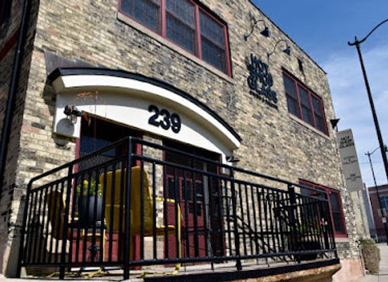wisconsin/racine/landmark/hot-shop-glass