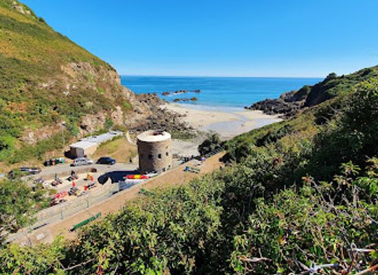 guernsey/st-pierre-du-bois/landmark/petit-bot-tearooms