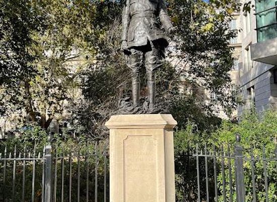 united-kingdom/london/landmark/charles-de-gaulle-statue