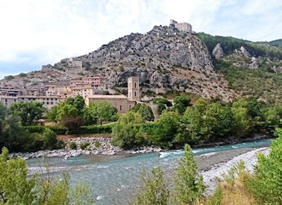 france/provence/landmark/citadelle-d-entrevaux