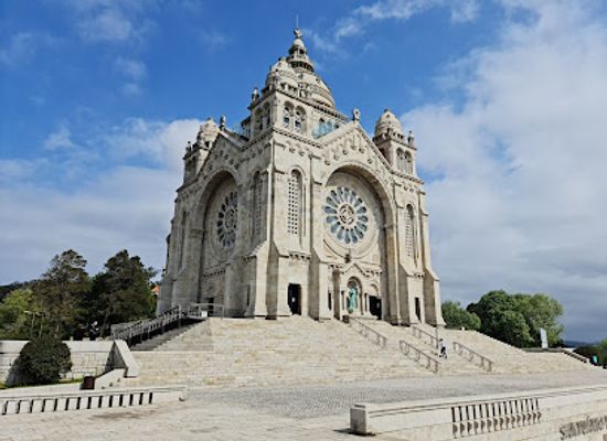 portugal/viana-do-castelo/landmark/sanctuary-of-the-sacred-heart-of-jesus-mount-of-santa-luzia