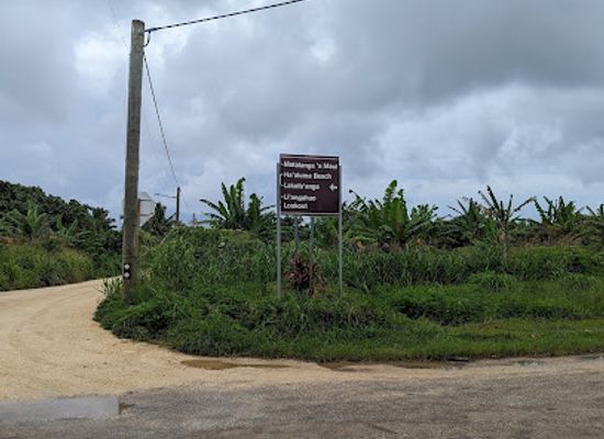tonga/pangai/landmark/signpost-intersection