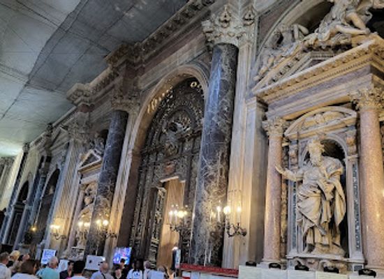 italy/campania/landmark/duomo-di-napoli