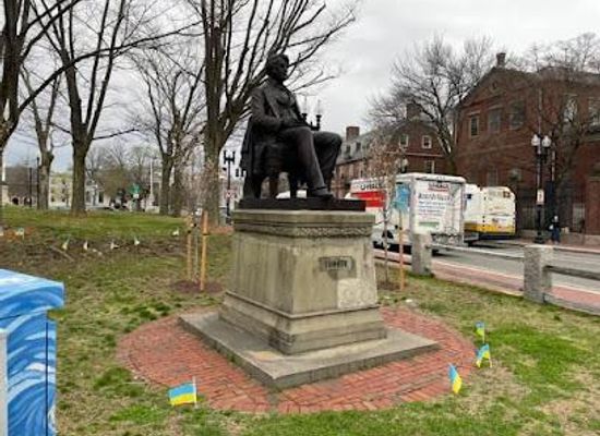 massachusetts/boston/landmark/charles-sumner-statue