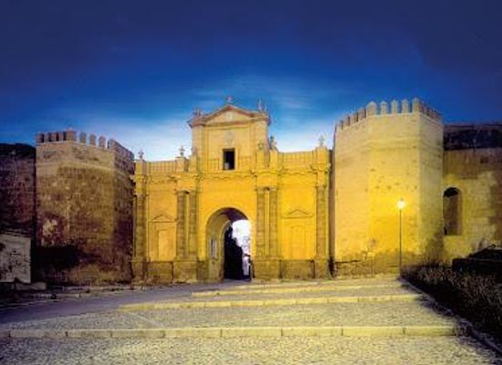 spain/andalusia/landmark/gate-to-cordoba
