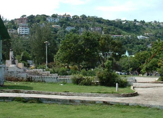 haiti/sud-est/landmark/place-saint-pierre
