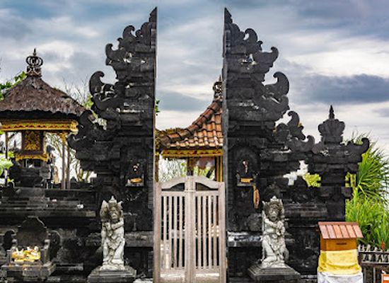 indonesia/central-papua/landmark/tanah-lot