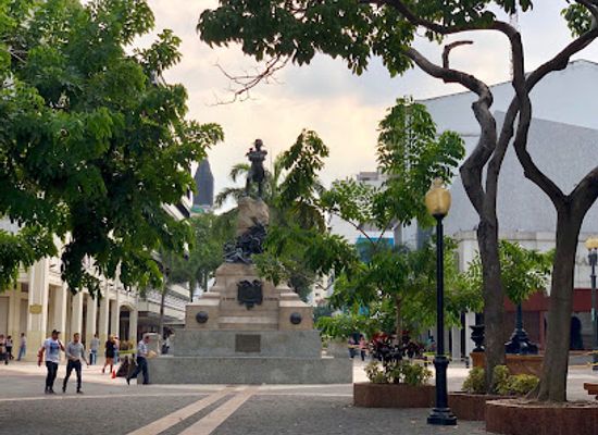 ecuador/guayas-region/landmark/monumento-a-la-fragua-de-vulcano