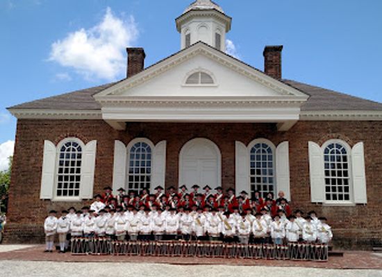 virginia/middle-peninsula/landmark/colonial-williamsburg-courthouse