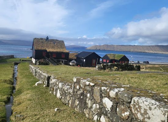faroe-islands/skuvoy/landmark/kirkjubomururin