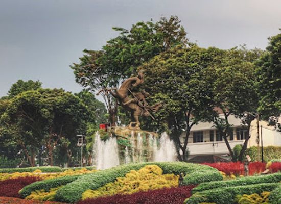 indonesia/jakarta/south-jakarta/landmark/suropati-park