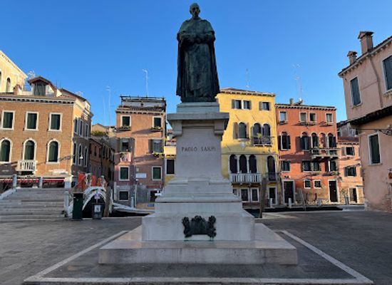 italy/venice/santa-croce/landmark/monument-to-paolo-sarpi