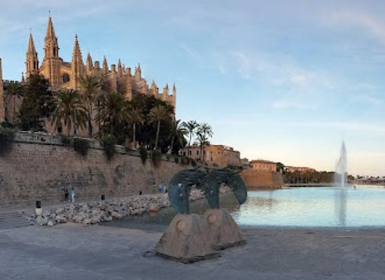 spain/palma-de-mallorca/landmark/monumento-a-ramon-llull