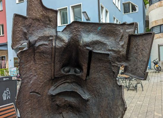liechtenstein/schaan/landmark/african-king