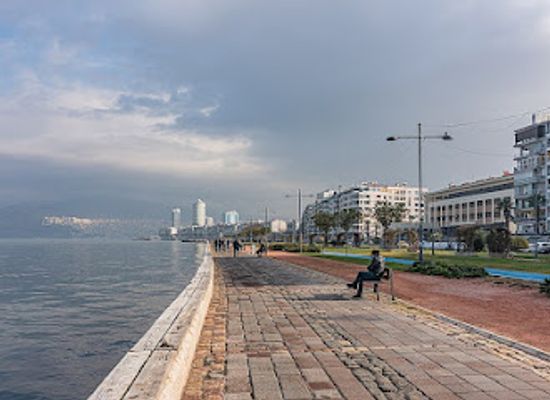 turkiye/izmir/alsancak/landmark/kordon-alsancak-izmir