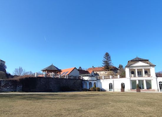 hungary/veszprem/landmark/historia-kert