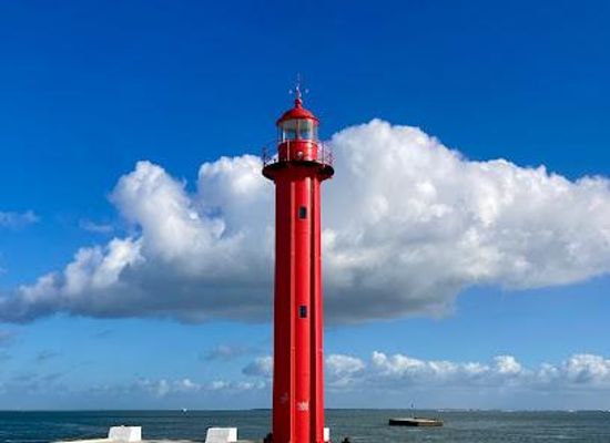 portugal/setubal/landmark/farol-de-cacilhas